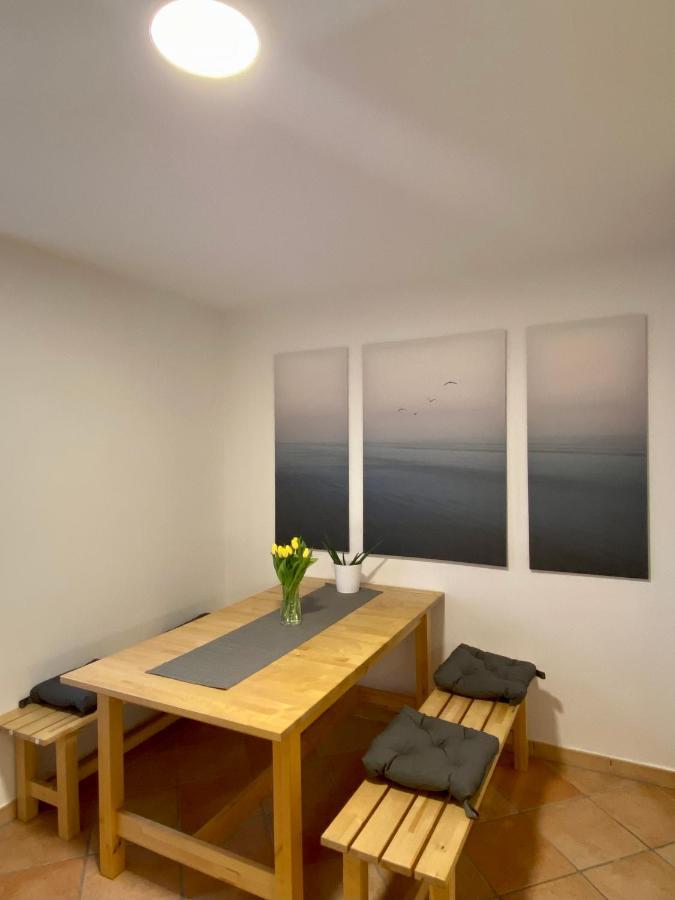 Traumhafte 115 Qm Ferienwohnung Am Steinhuder Meer, Ruhig, Komfortabel, Loggia, Parkplatz, Wifi Wunstorf Exterior photo