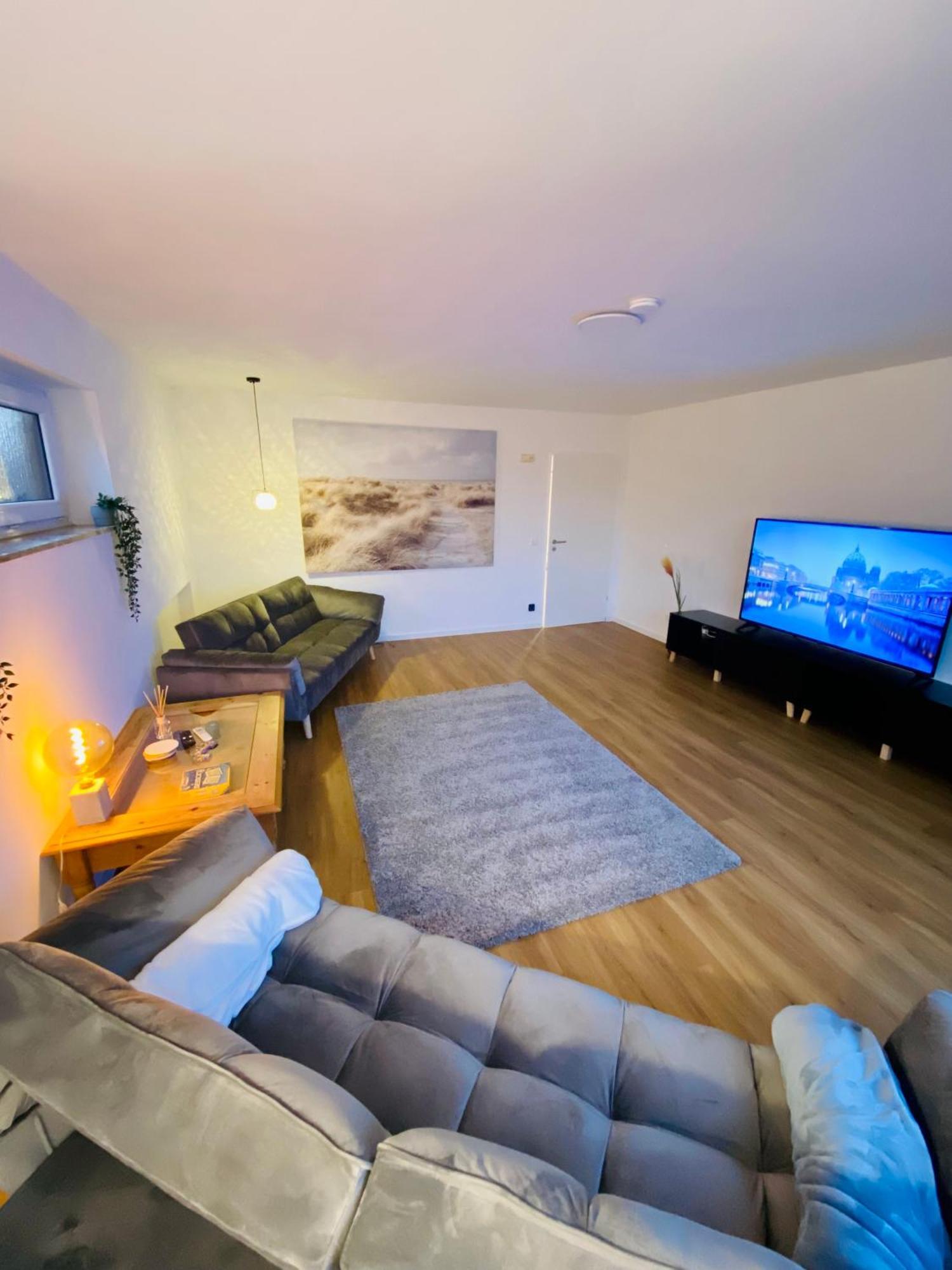 Traumhafte 115 Qm Ferienwohnung Am Steinhuder Meer, Ruhig, Komfortabel, Loggia, Parkplatz, Wifi Wunstorf Exterior photo